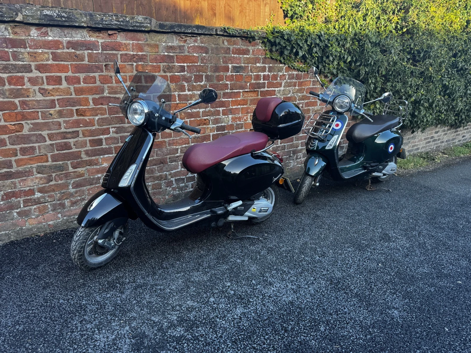 The two Vespas side by side